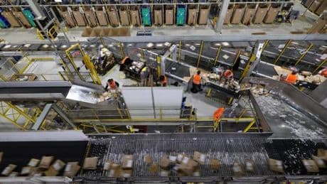 La logistique, vivier d’emplois, mais à quel prix ?