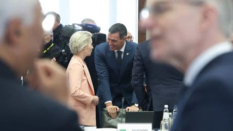 Sánchez buscará aliados en la próxima cumbre europea en Albania para avanzar en la oficialidad del catalán en la UE