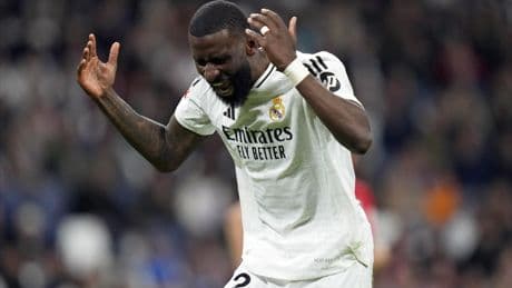 FC Barcelone-Real Madrid : en vidéo, le coup de sang de Rüdiger contre l’arbitre de la rencontre