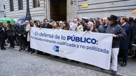 Rebelión de los altos funcionarios contra la reforma de las oposiciones: "Es la demolición de la Administración"