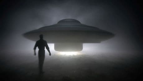 UFO uzmanından uzaylı uyarısı: "Masum insanları öldürüyorlar"
