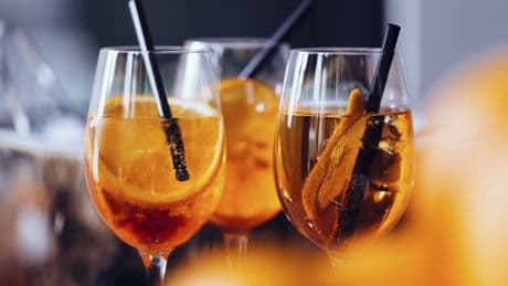 Aperitif-Empfehlungen: Fünf bittersüße Sommerbegleiter