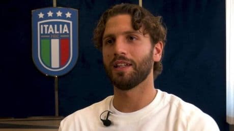 &quot;Ricordo l'errore, le lacrime e Chiellini che mi dice: Tranquillo, vinciamo&quot;. Locatelli si emoziona