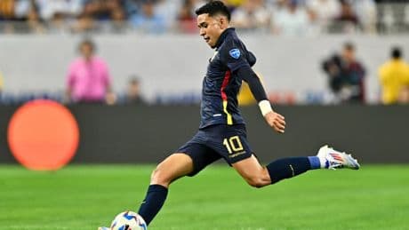 Mercato: "Il a tout pour être meilleur que Messi et Neymar": un grand espoir équatorien rejoint Strasbourg