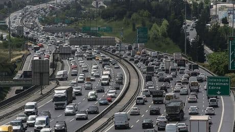 İstanbullular geçen yıl trafikte 105 saat kaybetti