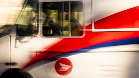 Canada Post lost $407 million in ‘largest loss’ in a single quarter