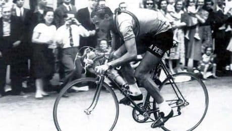 El triste final del gran seductor: Hugo Koblet, el ciclista que corría con un peine en el maillot
