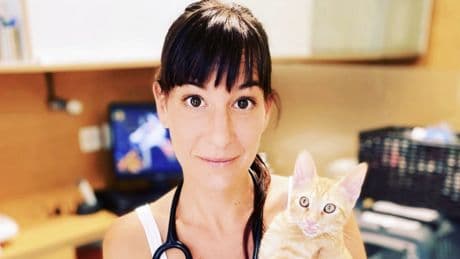Neus Candela, veterinaria: “La mayoría de perros atópicos tienen un problema de alergias ambientales, pero la alimentación influye mucho”