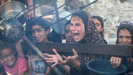 Netanyahu presenta a Trump un plan para concentrar a los palestinos en un gran campo al sur de Gaza