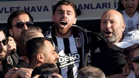 İstanbul'a gelen Orkun Kökçü'den ilk sözler: Çocukluktan beri hayalini kurduğum Beşiktaşıma transfer oldum