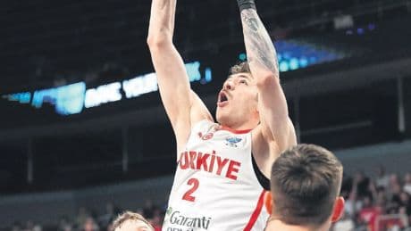 12 Dev Adam madalyaya koşuyor