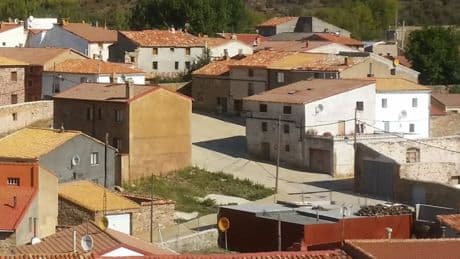 La España vaciada pide ayuda: un pueblo de Soria &#039;regala&#039; una casa a quien abra su bar