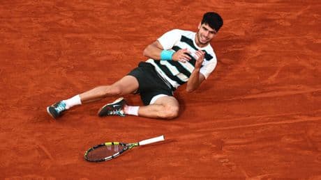 ¡Virginia, no sufras! Alcaraz obra el milagro ante Sinner y extiende la monarquía española en Roland Garros