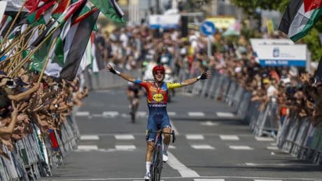 'Txapela' para Ciccone en el discreto regreso de Ayuso en la Clásica de San Sebastián
