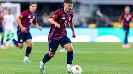 Feyenoord jaagt weer op Manfred Ugalde: Spartak Moskou eist 25 miljoen euro