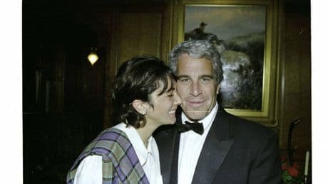 "Ghislaine Maxwell sa tutto". L'ex socia di Epstein pronta a a parlare: cosa rischia Trump