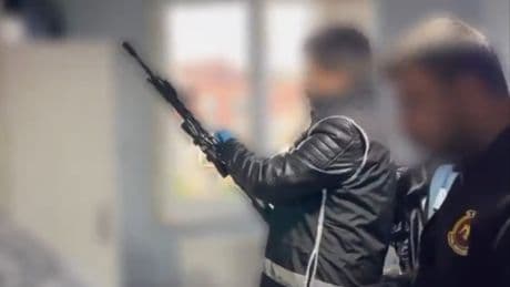 Organize suç örgütlerine yönelik operasyonlarda 71 zanlı gözaltına alındı