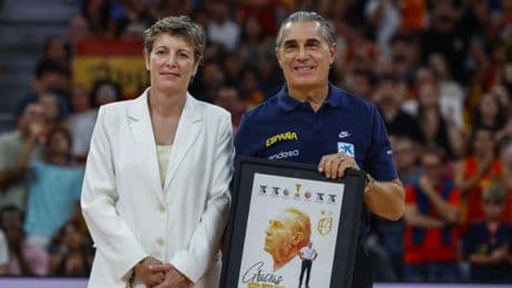 Homenaje a Scariolo en su despedida como seleccionador de España