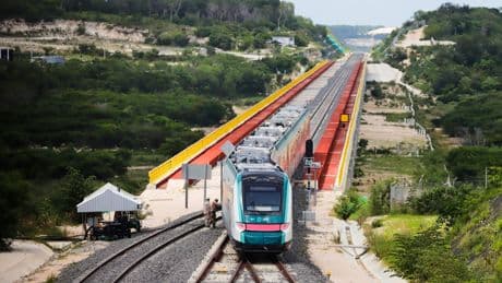 Mexico and Guatemala presidents meet face-to-face for the first time to talk key regional projects