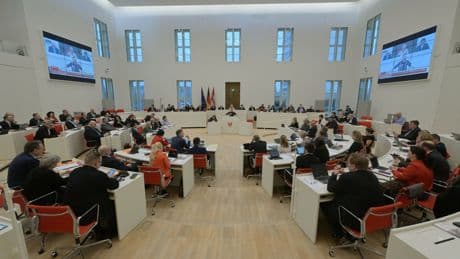 Landtag in Potsdam | Schlechte Politik zu gut bezahlt