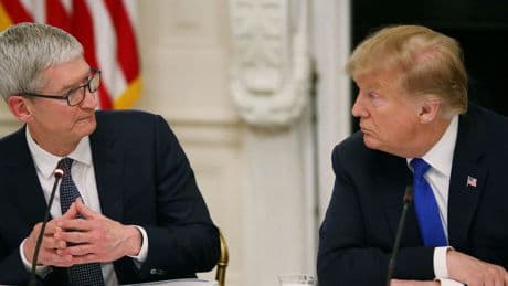 Trump minaccia dazi del 25% ad Apple se non produce iPhone negli USA