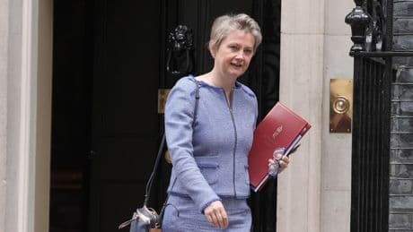 UK has 'not fixed numbers yet' on migrant returns to France, Home Sec reveals
