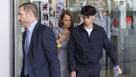 El jugador del Espanyol denunciado por violación asegura que mantuvo relaciones sexuales "consentidas" con la chica en el baño de la discoteca Opium