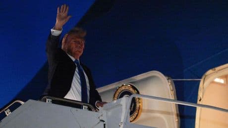 G7, Trump lascia in anticipo ma firma il documento: «Tutti lascino Teheran»