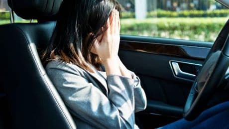 Los errores más comunes al conducir que reducen la vida de tu vehículo