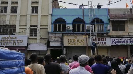 Hindistan’da yangın faciası: 17 ölü
