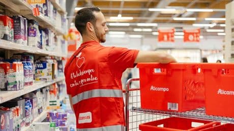 Los sindicatos aprietan a Alcampo para reducir al máximo el ERE y los cierres de supermercados