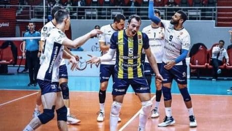 Fenerbahçe Medicana, üçüncülük maçında 1-0 öne geçti