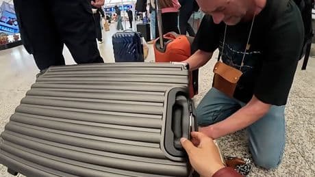 Wegen gefährlichem Gepäck - Deutscher Touri wird aus dem Verkehr gezogen