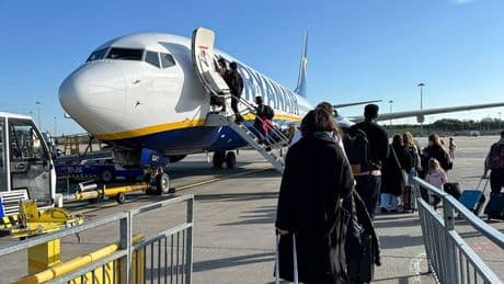 Ryanair passengers 'must confirm' as checking in now takes longer