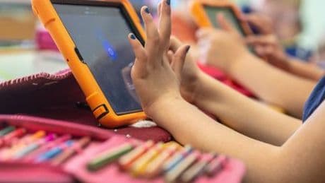 Kitas und Schulen: An westdeutschen Grundschulen wird es noch viel enger