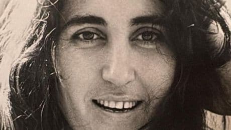 « Berlin-Ouest est devenue ma rue » : Emine Sevgi Özdamar, ouvrière turque convertie à Bertolt Brecht