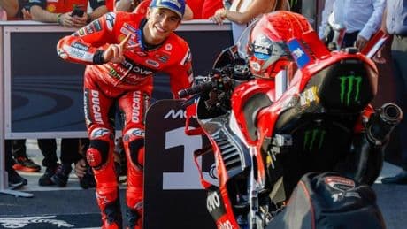 Marc Márquez mantiene su pleno de poles