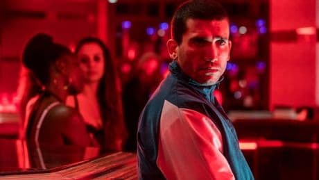'Hamburgo': Jaime Lorente escapa del puticlub