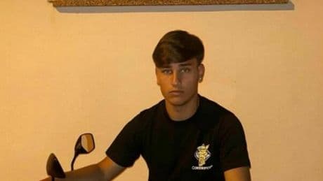 Luigi Petrella ucciso sullo scooter, aveva 16 anni: chi l'ha travolto in macchina poi si è dato alla fuga
