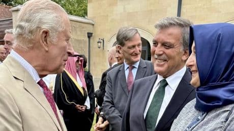 Abdullah Gül'den yeni fotoğraf: Dikkat çeken Kral Charles detayı