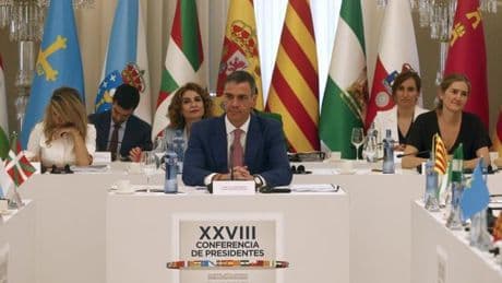Sánchez corta el grito unánime de los presidentes del PP que piden elecciones: "Serán en 2027, cuando tocan"