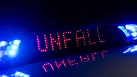Unfall: 83-Jährige bei Unfall von brennendem Motorrad verletzt