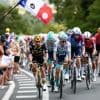 O’Connor gaat er alleen vandoor in de kopgroep, Martinez pakt virtueel bolletjestrui over van Wellens