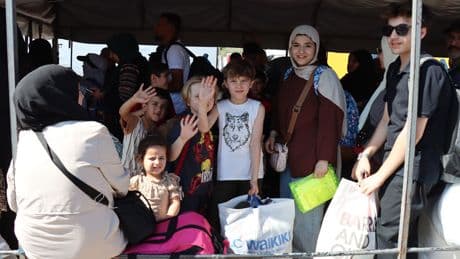 Okullar kapandı, geri dönüşler hızlandı: Suriyeliler ülkelerine akın ediyor