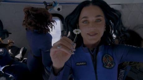 Kurztrip ins All: Video zeigt Katy Perry und Co. in der Schwerelosigkeit