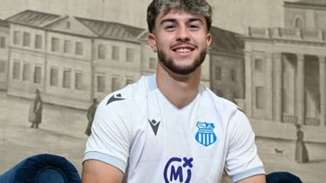 Hugo Alba, el goleador juvenil del Barça, presentado por el OFK Belgrado