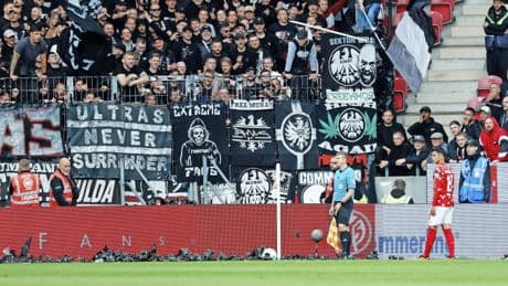 Ärger mit Eintracht-Fans: „Gefährlich für die Gesundheit und für unsere sportlichen Ziele“