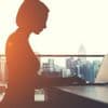 Trendwende bei IT-Freelancern: Frauen bekommen neun Prozent mehr Geld als Männer