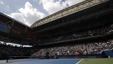 Estos son los altos precios que pagan los aficionados por la comida y la bebida en el US Open: 25 euros por un sándwich