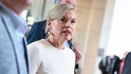 Julia Klöckner: Bundestagspräsidentin verteidigt strengen Kurs